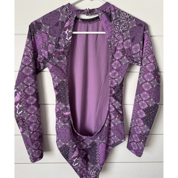 RUSTY LAVENDER FLORAL LONG SLEEVE OPEN BACK ONE PIECE SWIMSUIT SIZE SMALL - Picture 3 of 5
